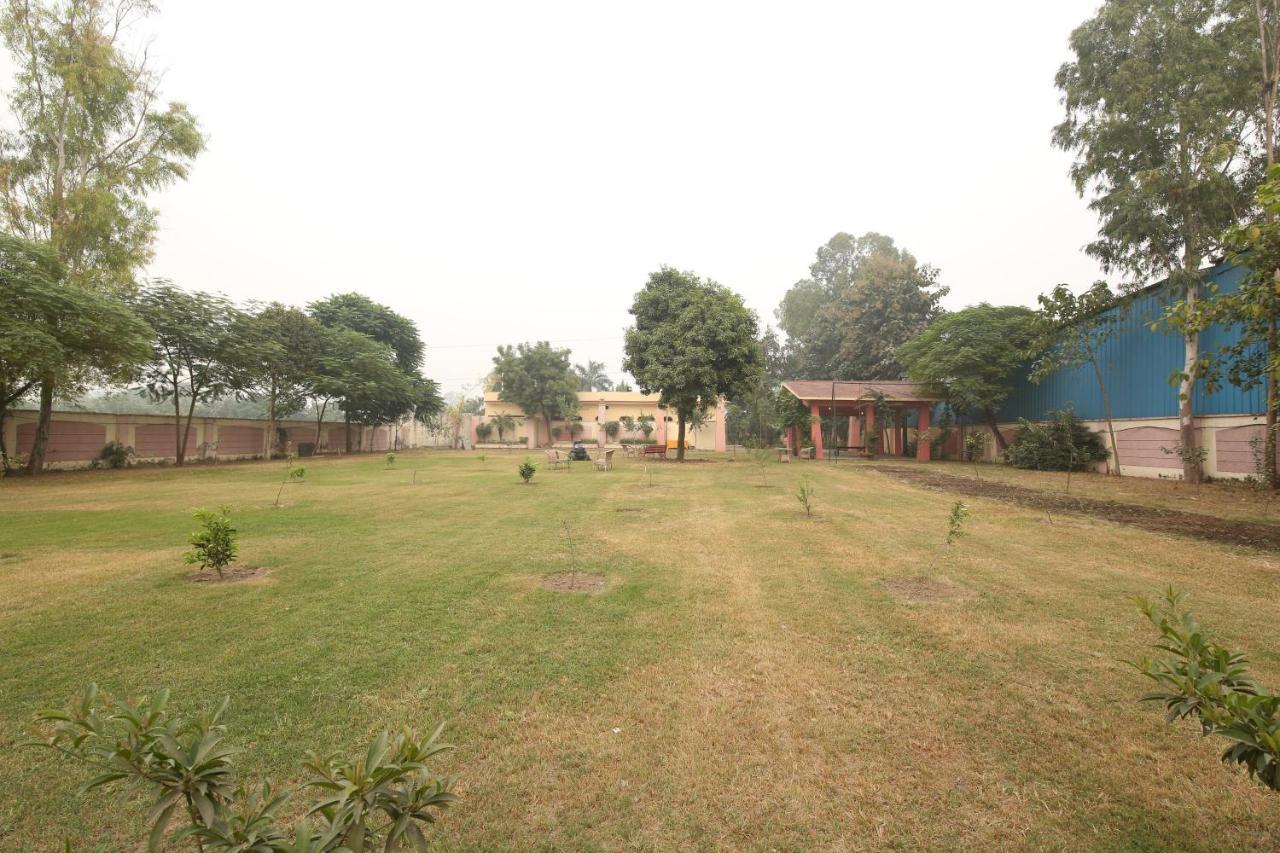The Karnal Resort Extérieur photo