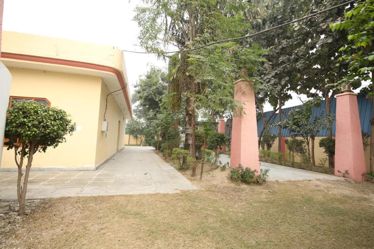 The Karnal Resort Extérieur photo